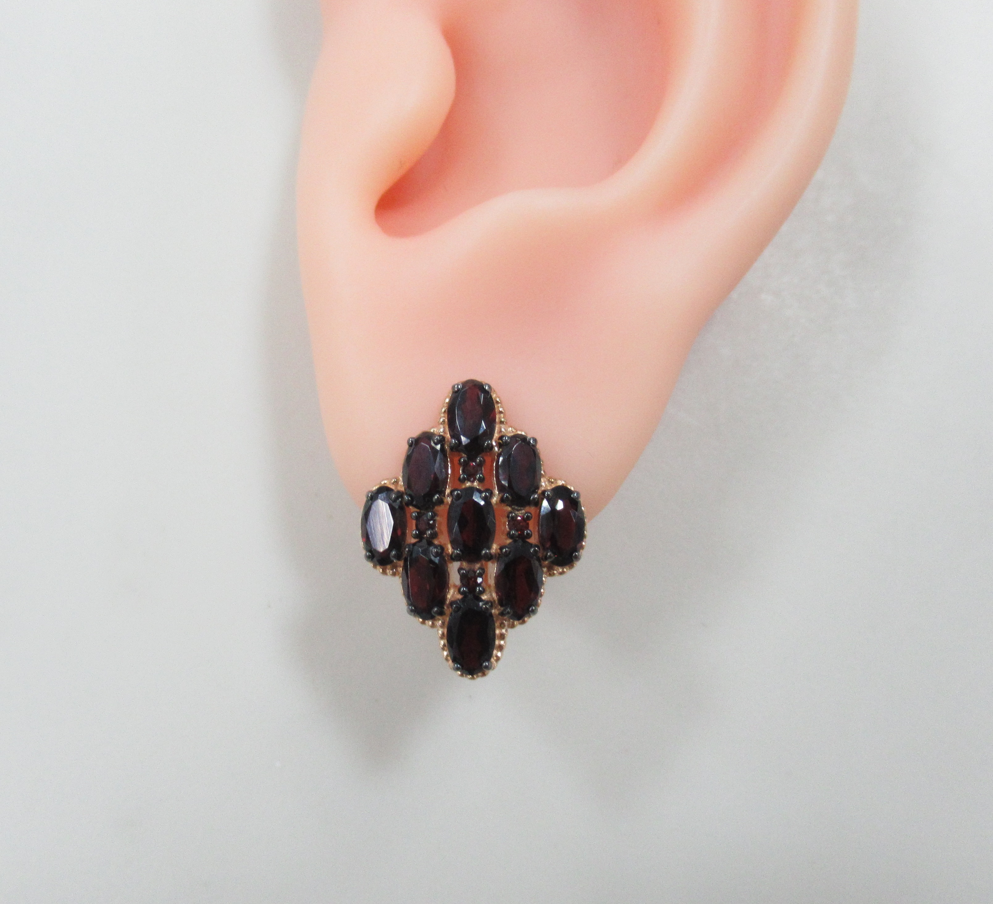 Серебряные серьги с чешскими гранатами